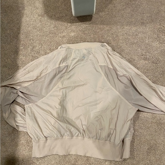 Lululemon size 6 light jacket. Gently worn. - Picture 3 of 3